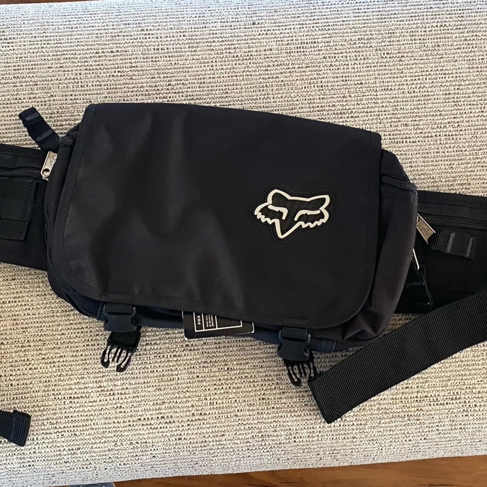Fox Racing Slim Hip Pack. Tool organizer.*ultra-min sol phone and keys